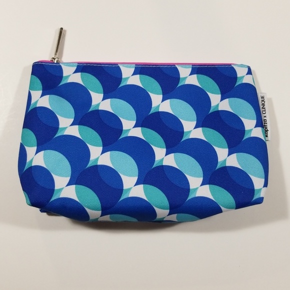 B4G1 Clinique cosmetic bag - Picture 2 of 3